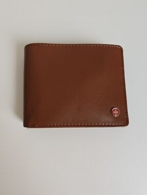 Alpine Swiss RFID Mens Wallet Deluxe Capacity Hybrid Bifold Flipout ID Window